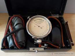 Apparecchio sfigmomanometro 1900